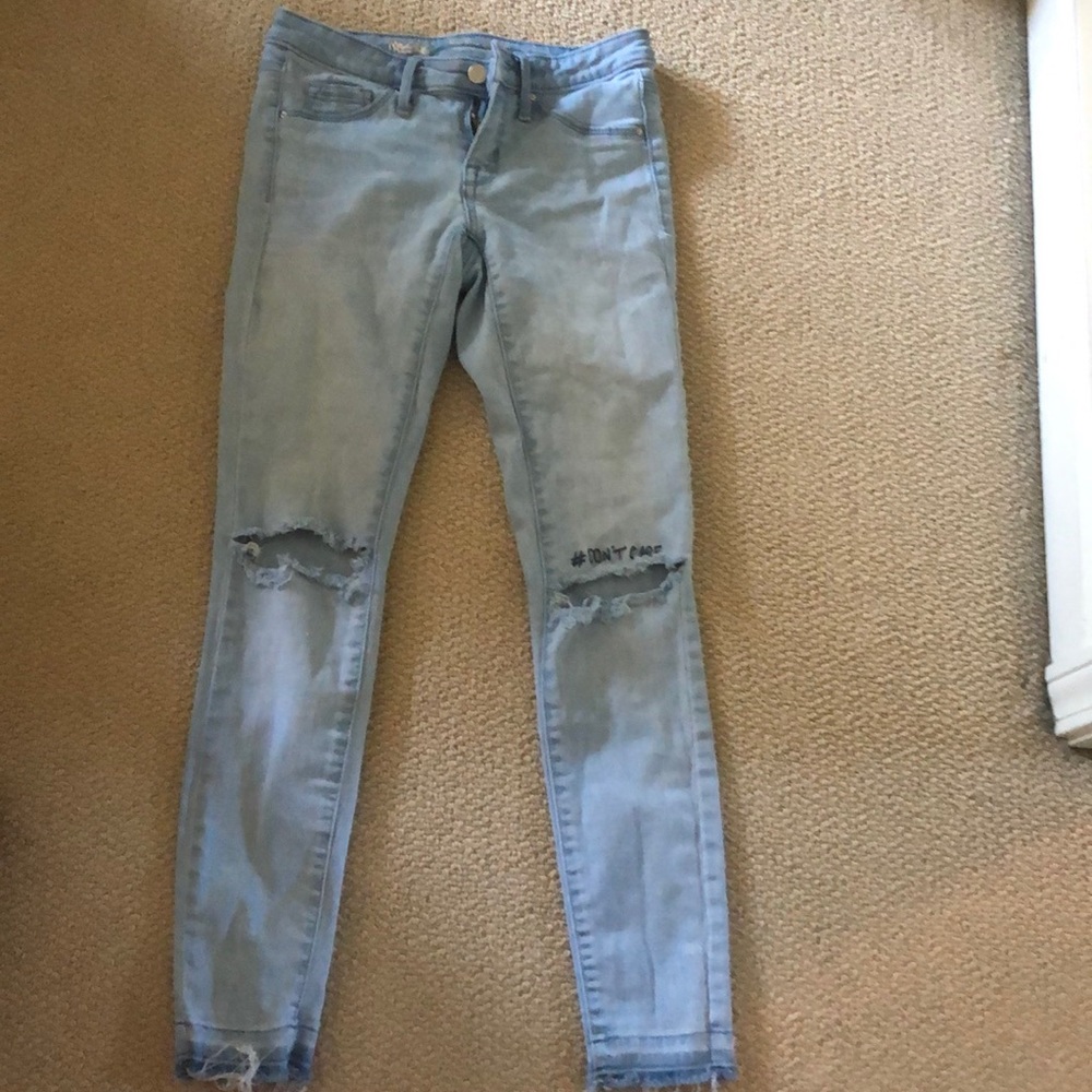 light blue ripped jeggings